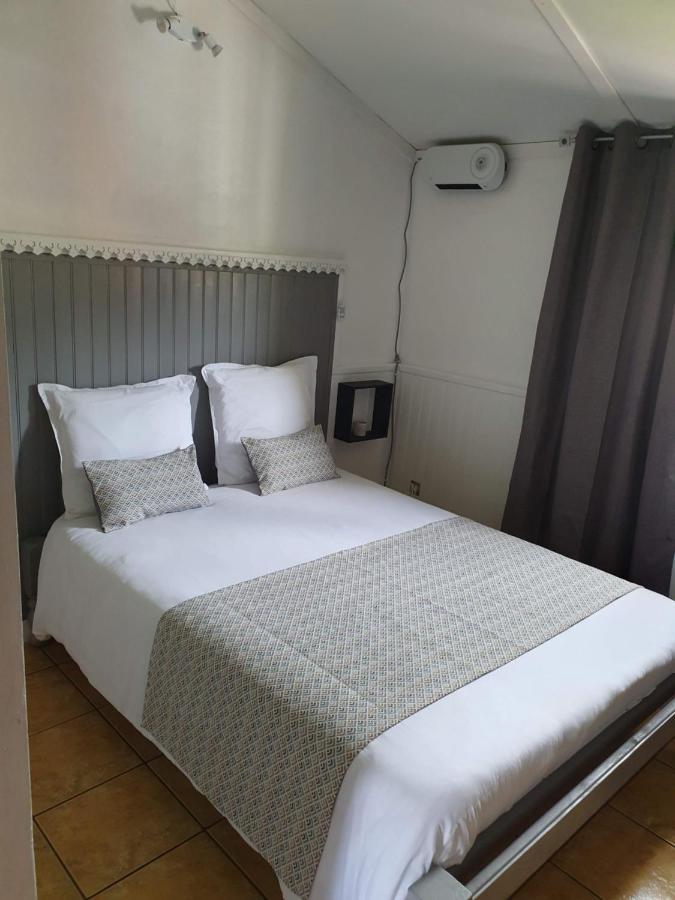 Chambres Et Table D'Hote Les Hortensias Ла-Плейн-де-Кафр Екстер'єр фото