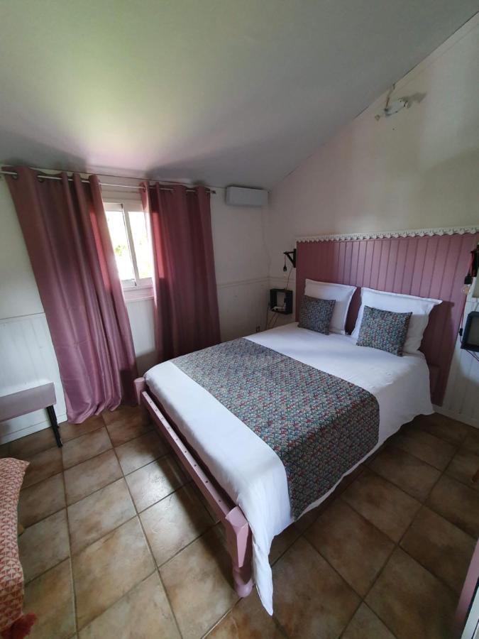 Chambres Et Table D'Hote Les Hortensias Ла-Плейн-де-Кафр Екстер'єр фото